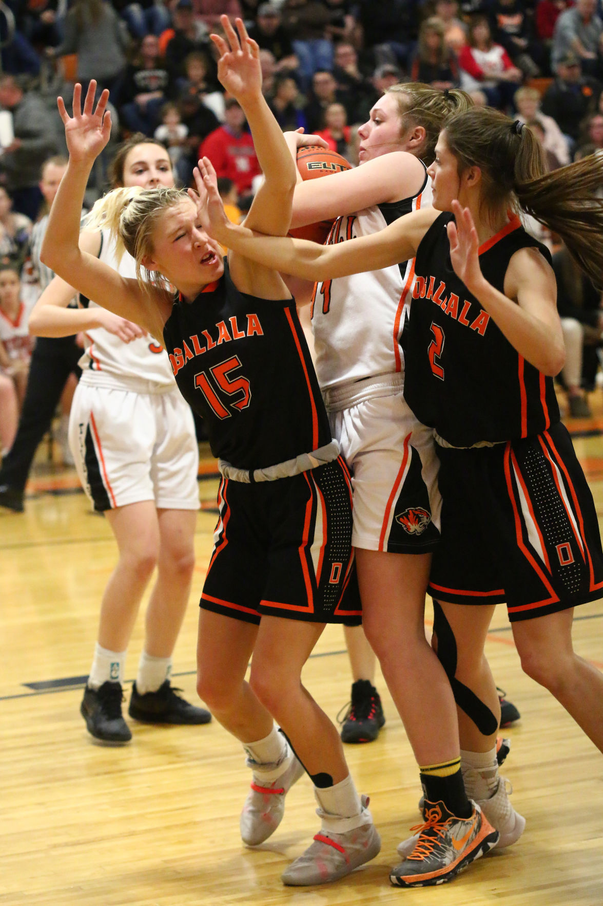 Mitchell-Ogallala Basketball (9).jpg